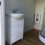 Container Autonomo Cabina Sanitaria – Toilette, doccia e serbatoio integrato