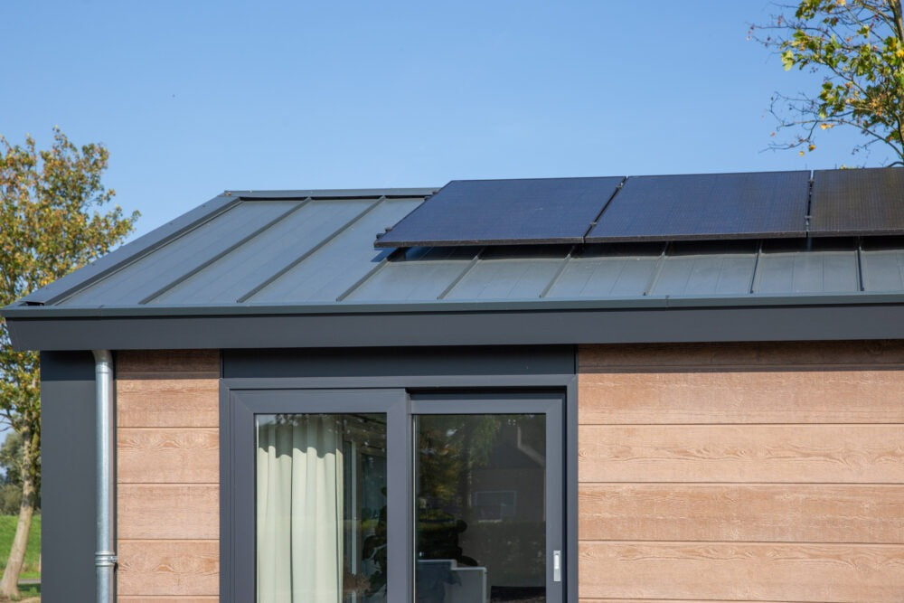 Casa mobile Biesbosch 1250-2 – Chalet prefabbricato con terreno incluso, una soluzione completa