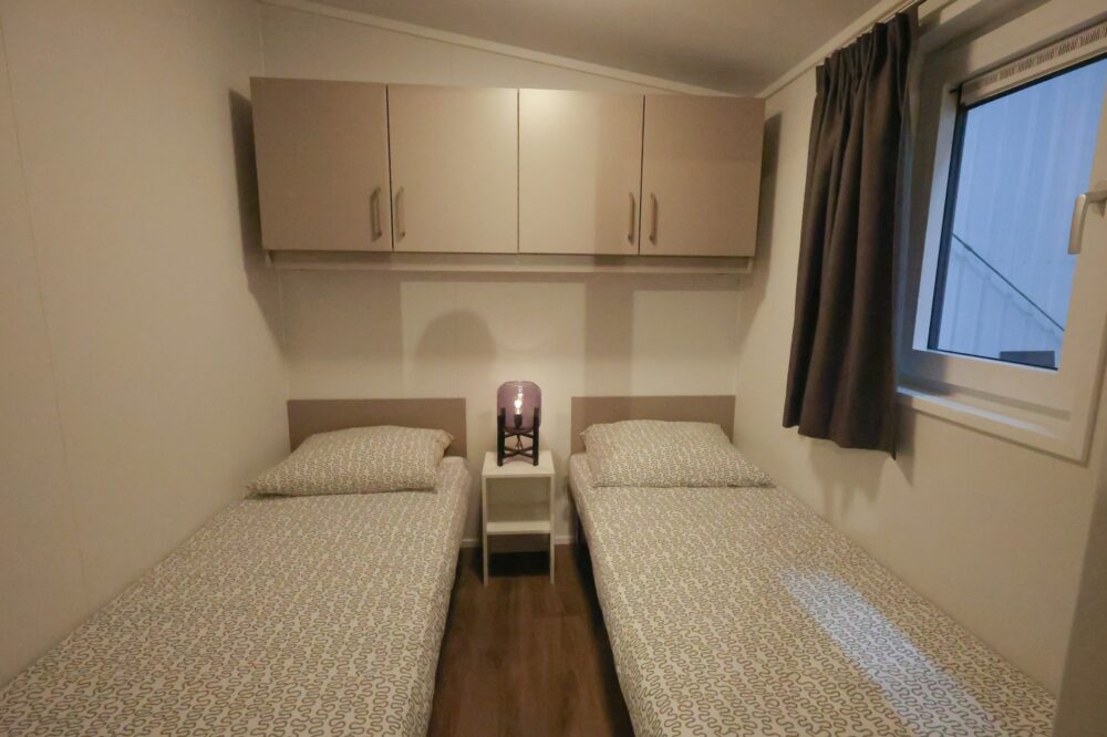 Limited CL Lessenaar 1100-3 – Casa Mobile Moderna con Design Lineare e Spazioso