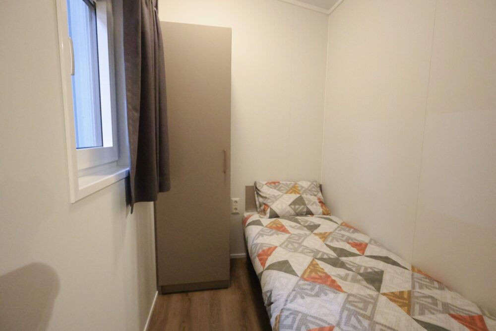 Limited CL Lessenaar 1100-3 – Casa Mobile Moderna con Design Lineare e Spazioso