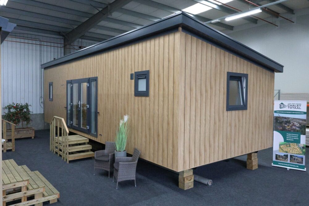 Limited CL Lessenaar 1100-3 – Casa Mobile Moderna con Design Lineare e Spazioso